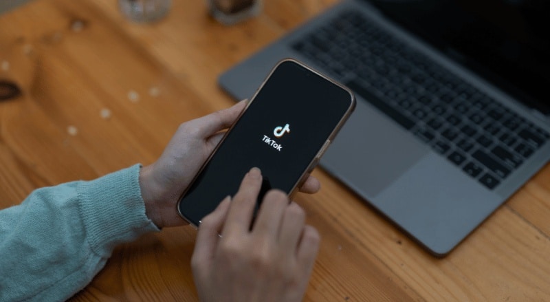 como baixar video tiktok